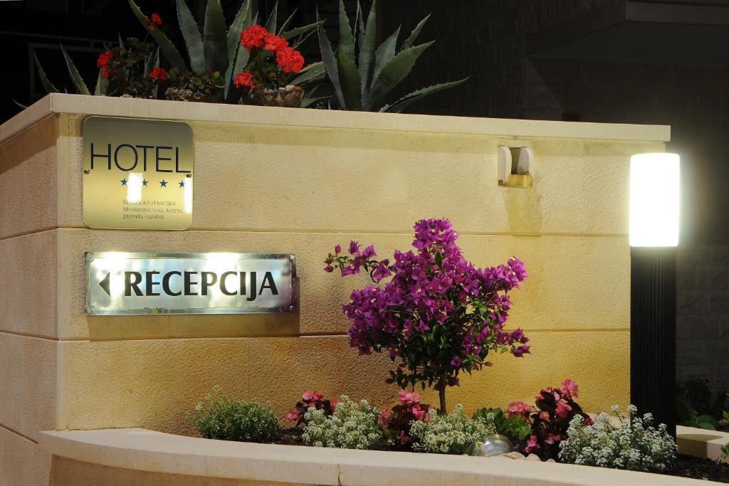 Rosina Hotel