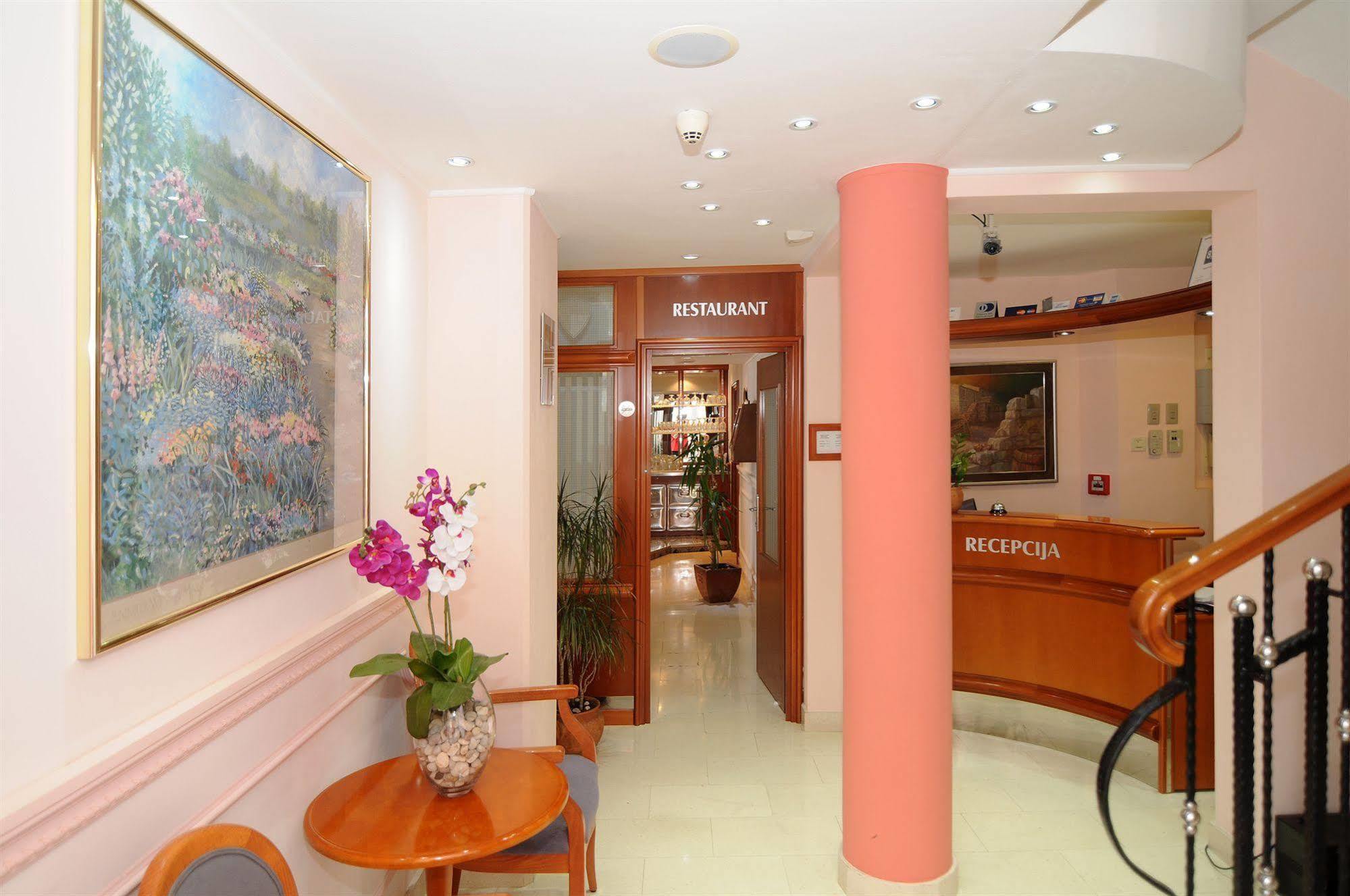 Rosina Hotel 4*