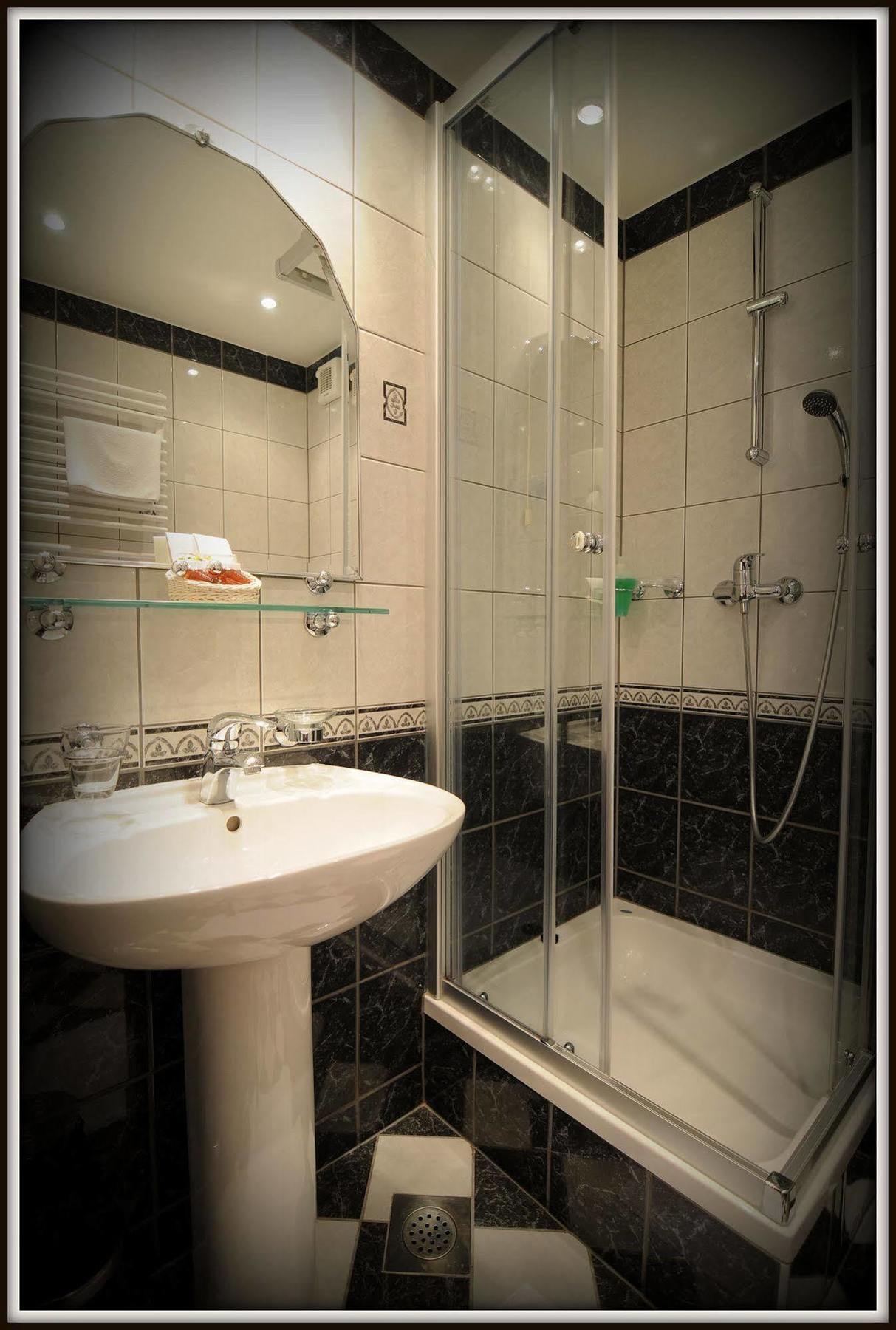 Rosina Hotel